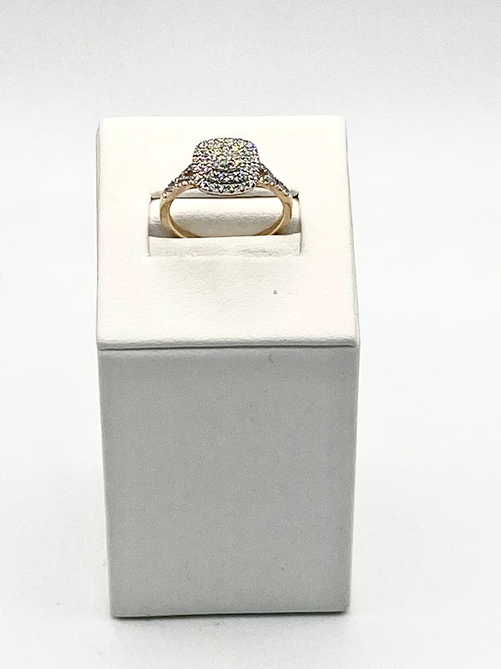 9ct Ladies diamond ring