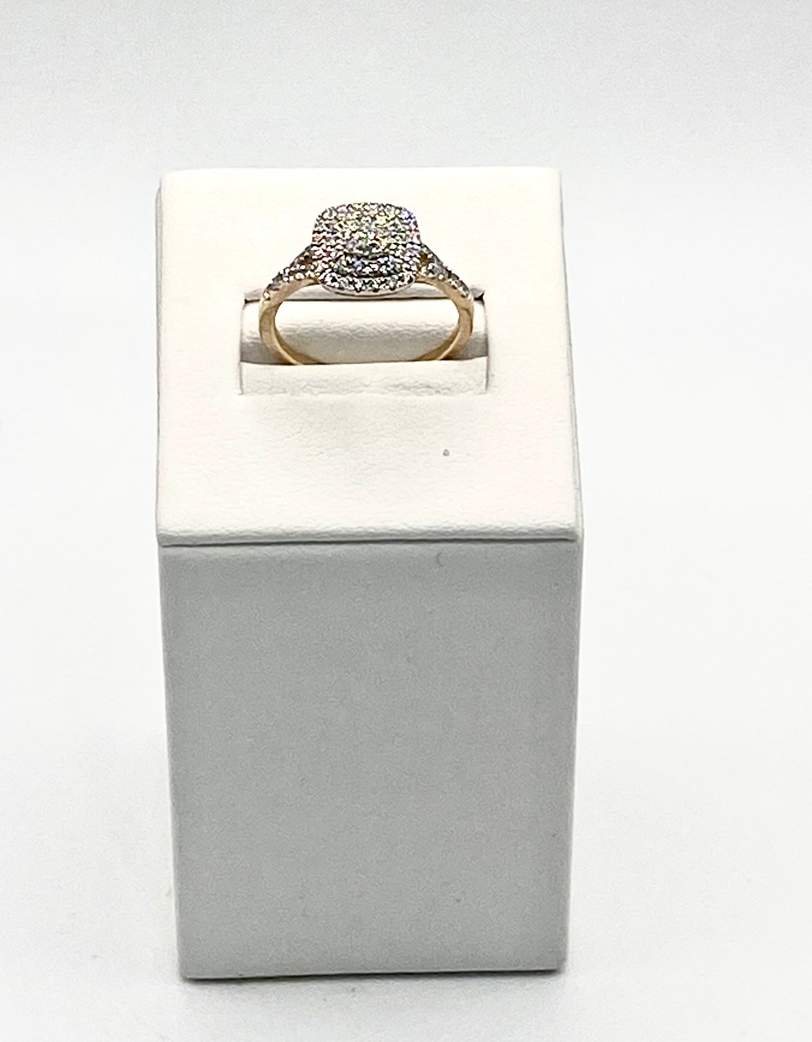9ct Ladies diamond ring