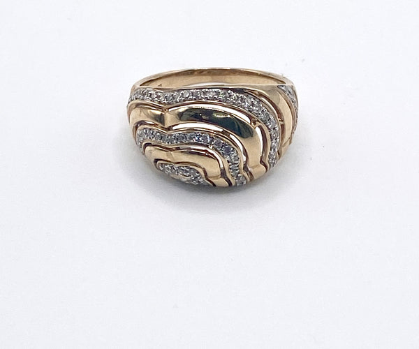 9ct Ladies diamond ring