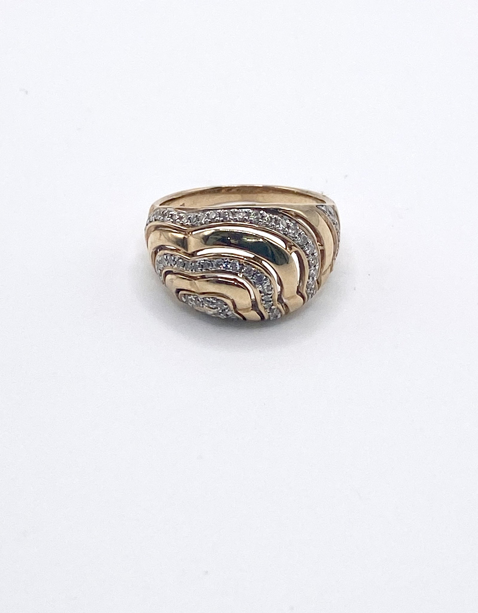 9ct Ladies diamond ring