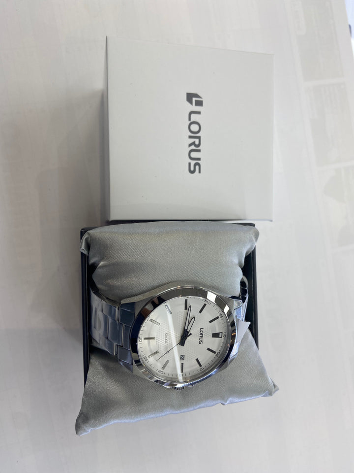 Lorus men’s watch with white dial