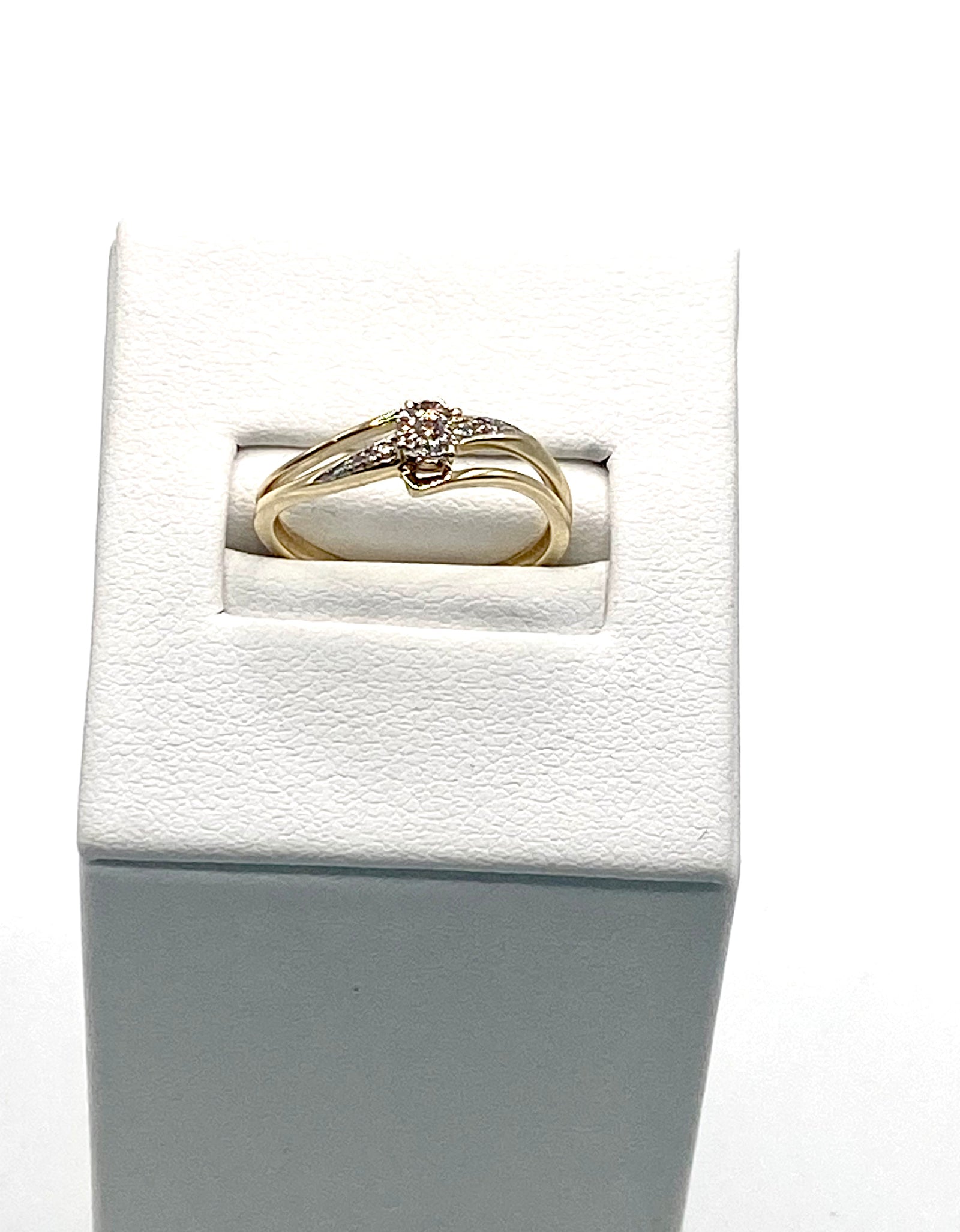 10ct ladies diamond ring
