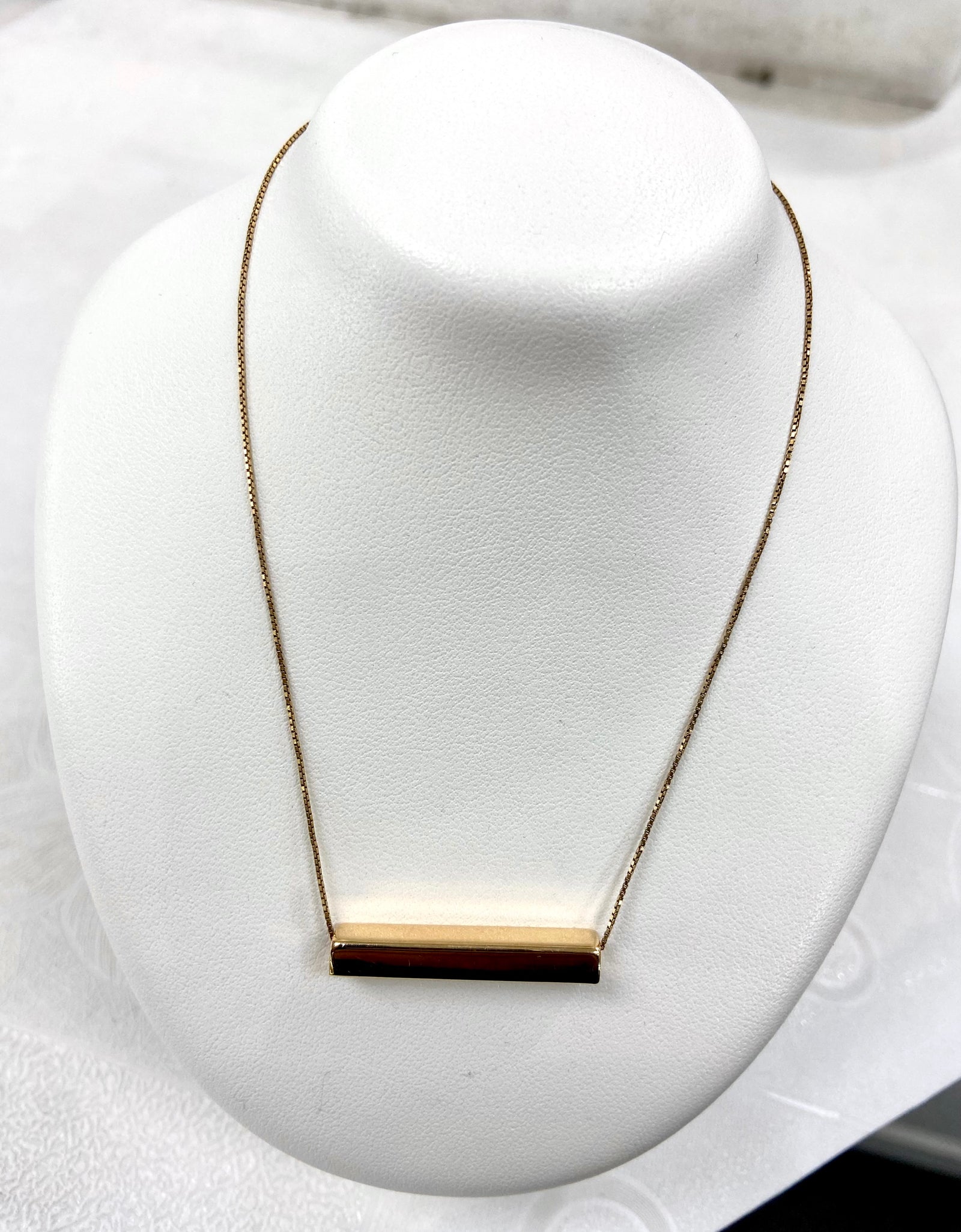 9ct chain with pendant