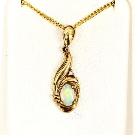9ct opal pendant