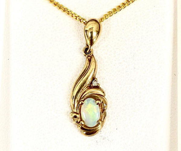 9ct opal pendant