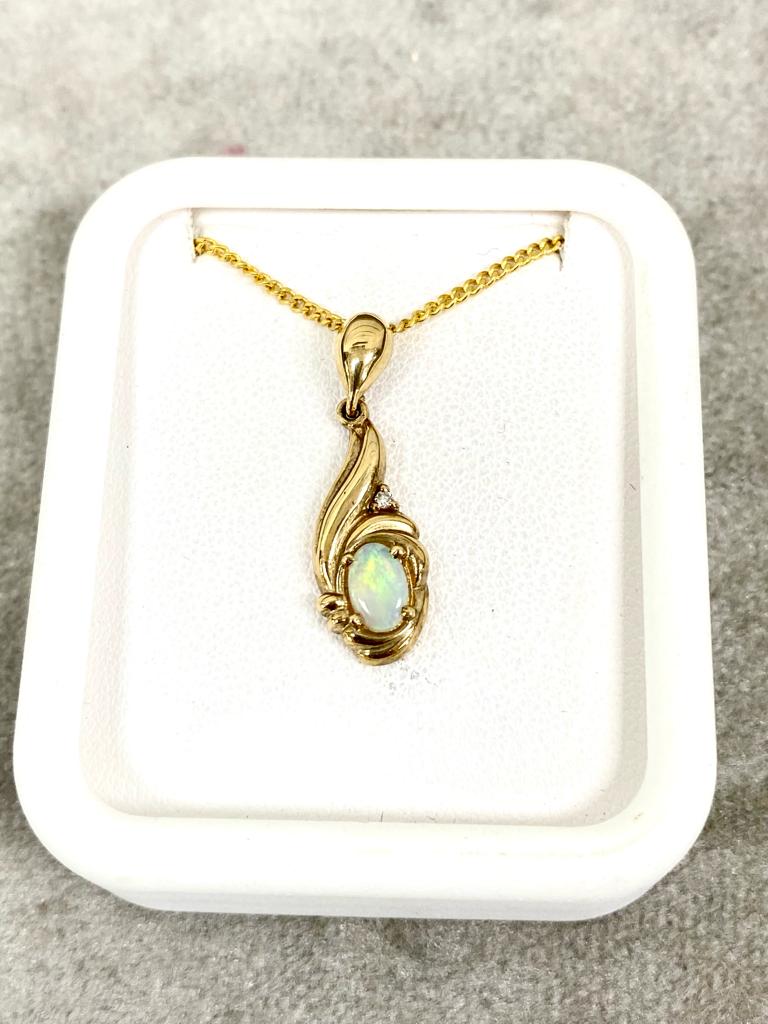 9ct opal pendant