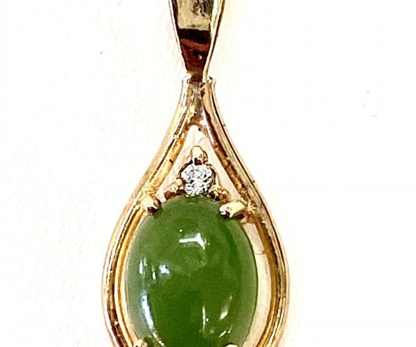 Pendant - 9 ct Green Stone